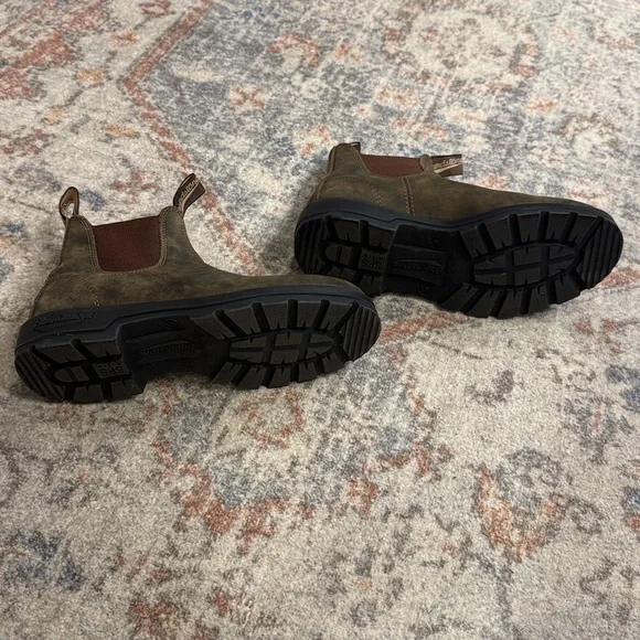 Blundstone Brown Leather Chelsea Boots - Picture 4 of 8